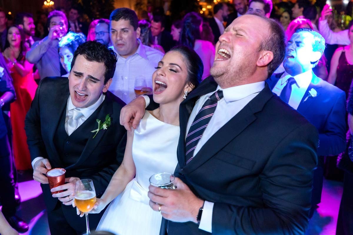 muita felicidade no casamento de Gustavo e Carolina no espaço golf em Ribeirão Preto SP