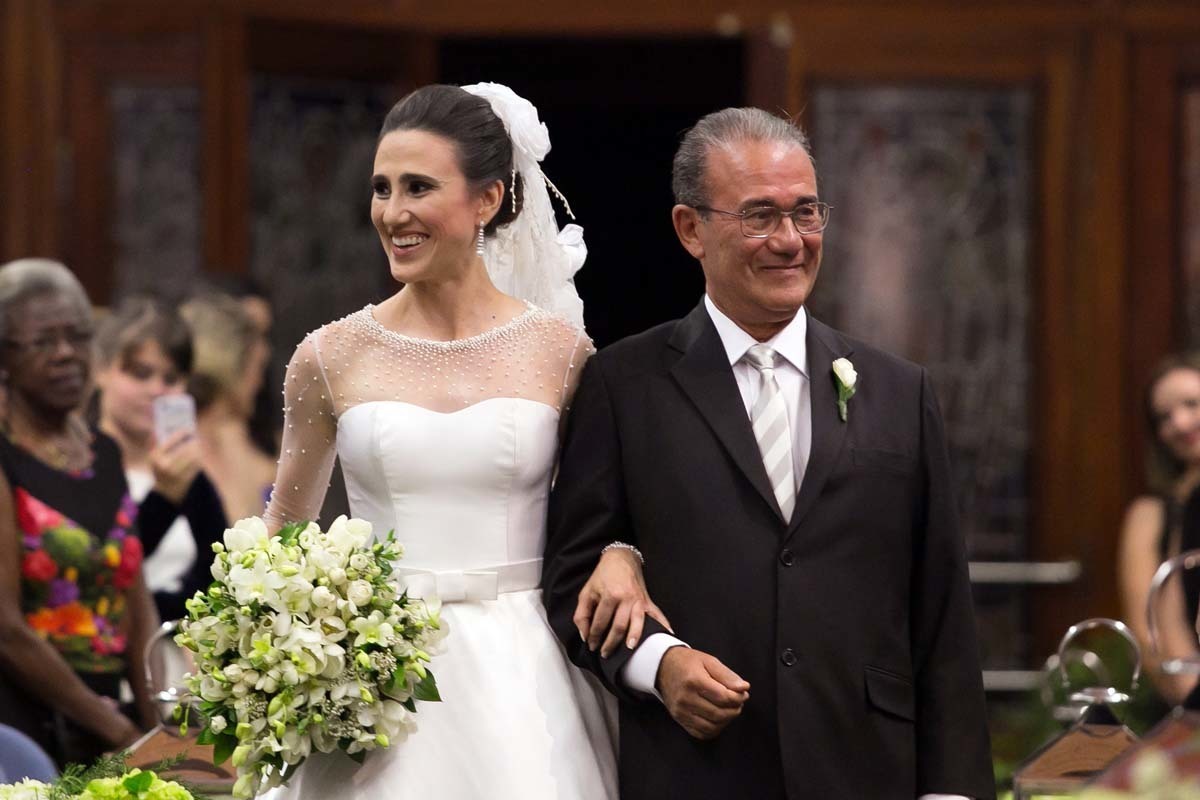 Casamento de Fabíola e Miguel na Capela do colégio São José Claretiano em Batatais SP