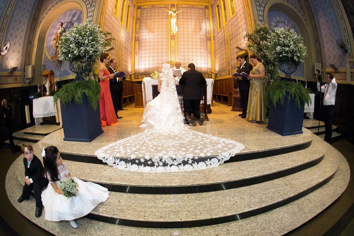 detalhes do altar na Capela do colégio São José Claretiano em Batatais SP