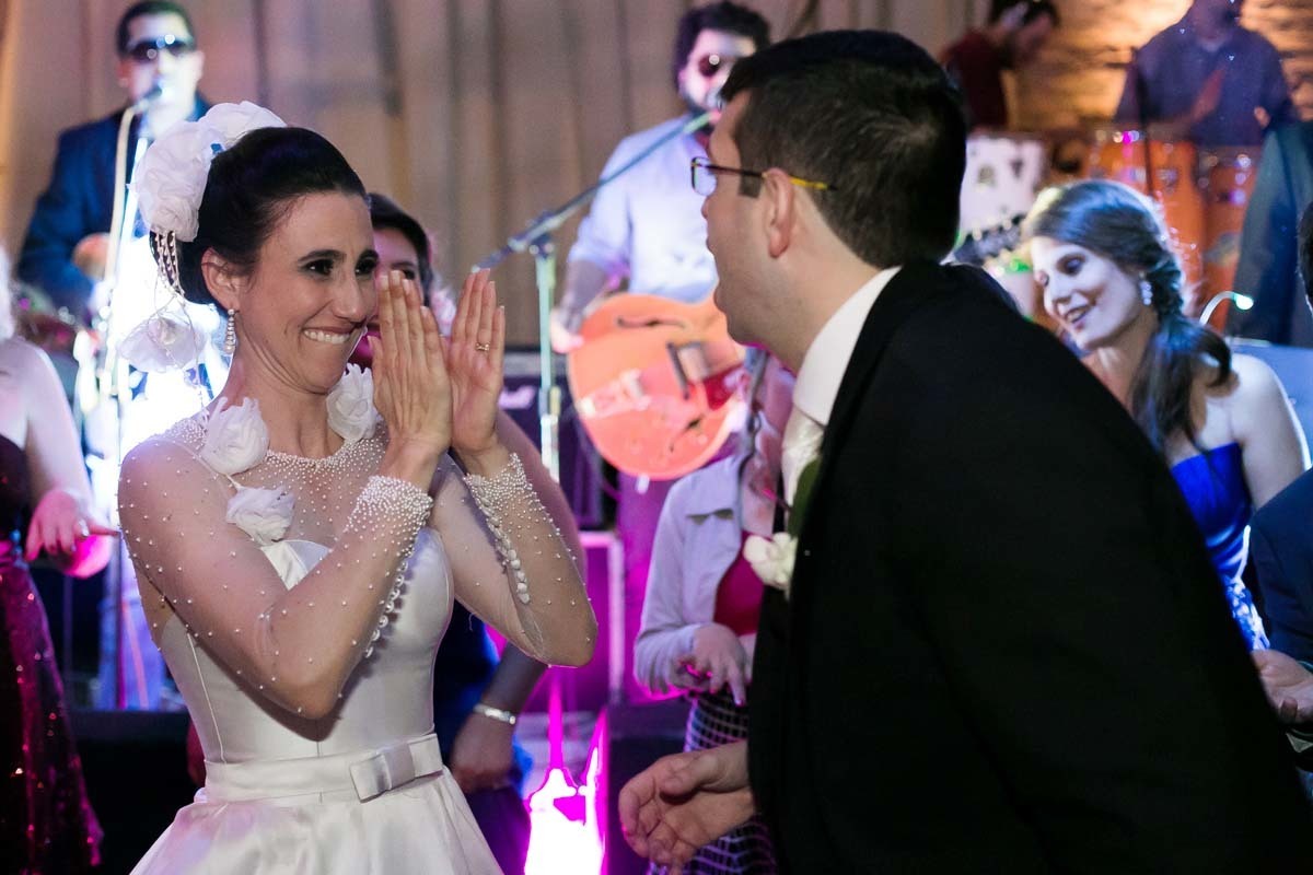 muita felicidade no casamento de Fabíola e Miguel na Villa Casuarina em Batatais SP