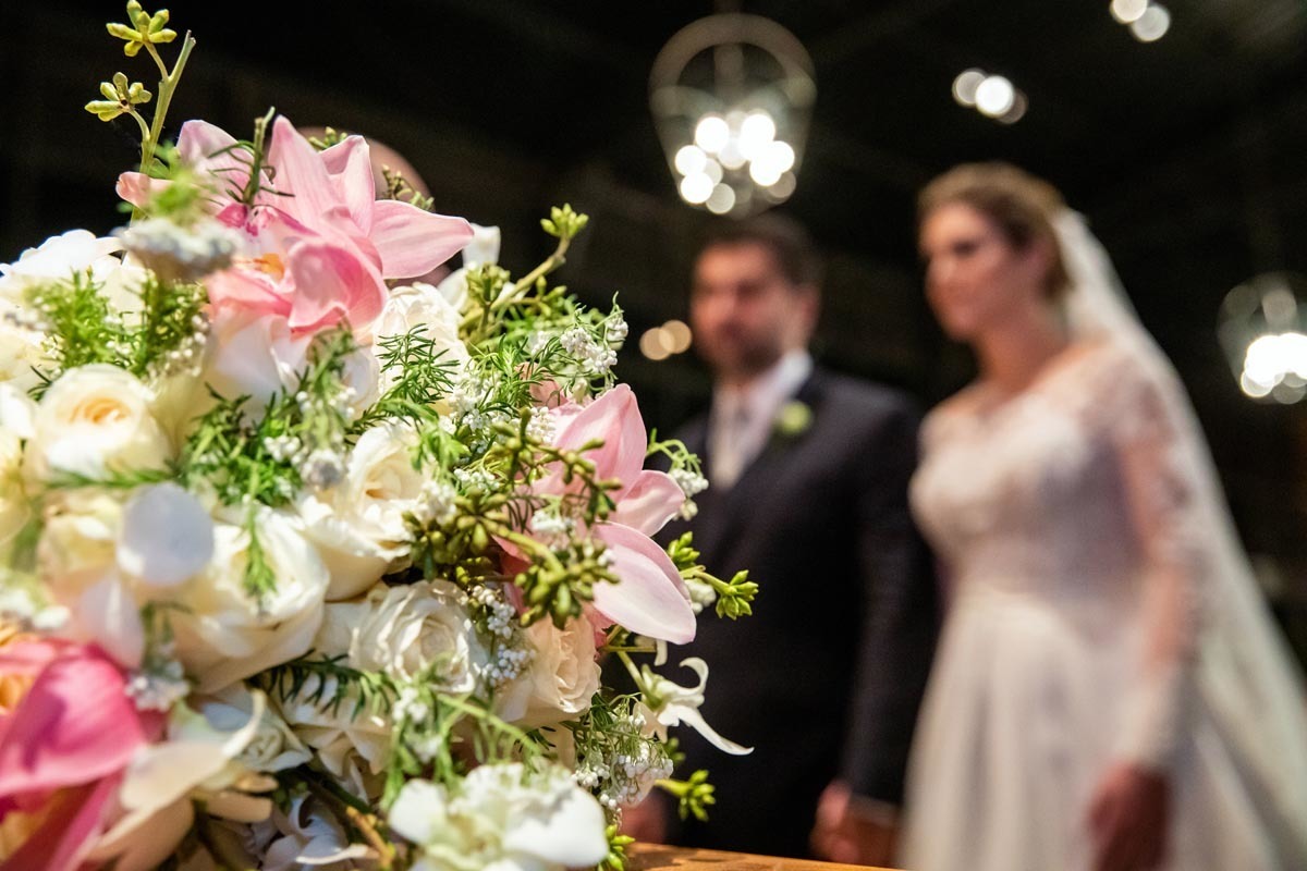 foto noivos com buque