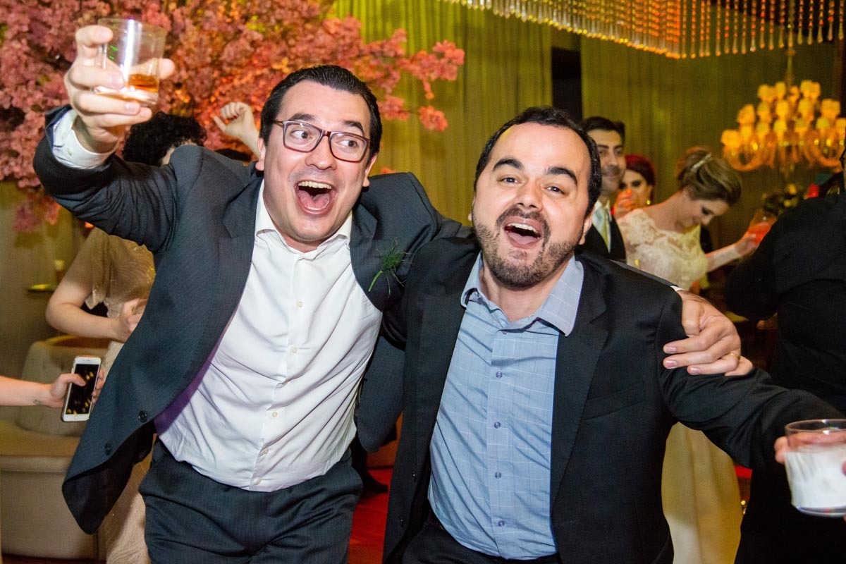 muita alegria dos convidados na festa de casamento espaço golf ribeirão preto