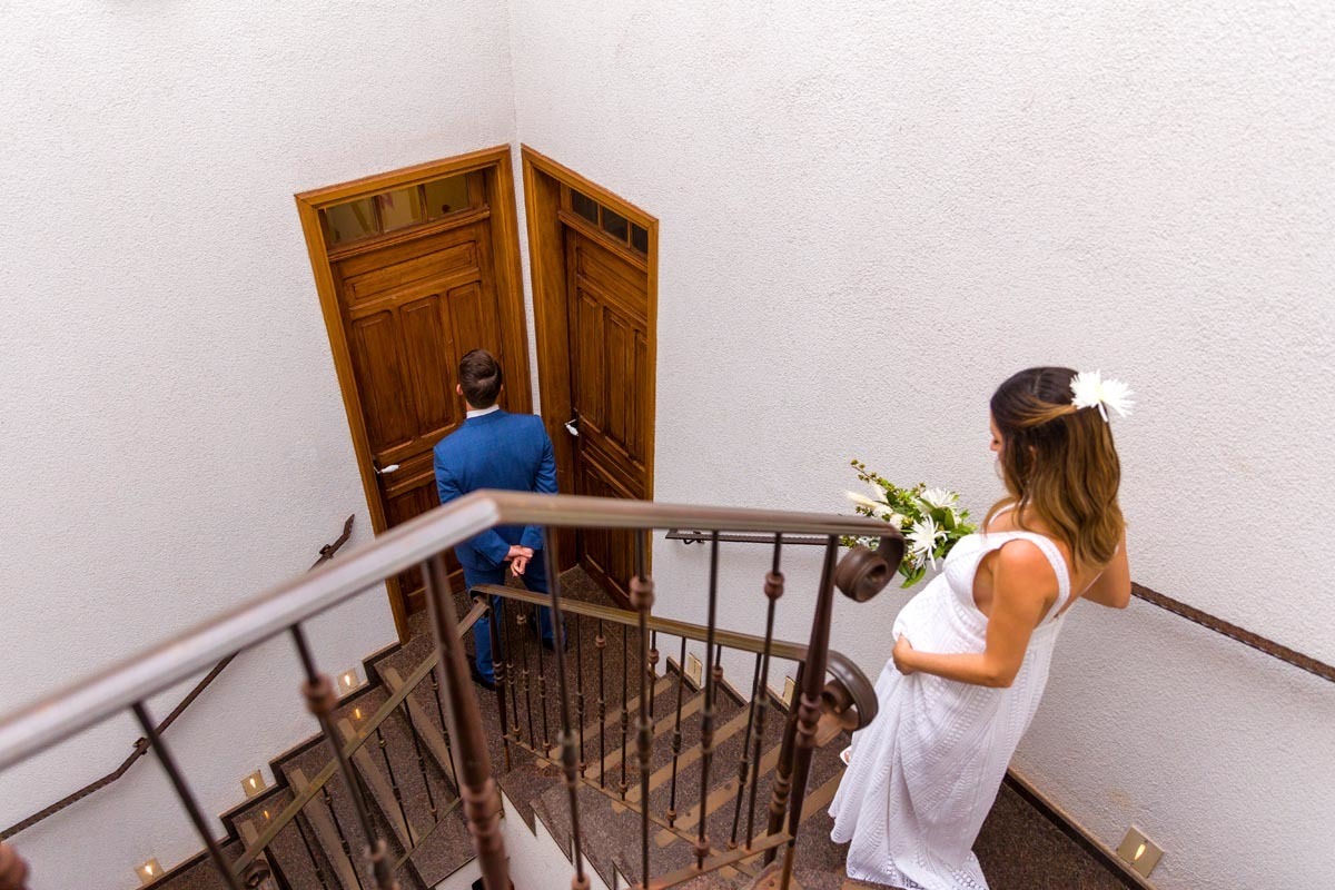 primeiro olhar do noivo em sua noiva gravida