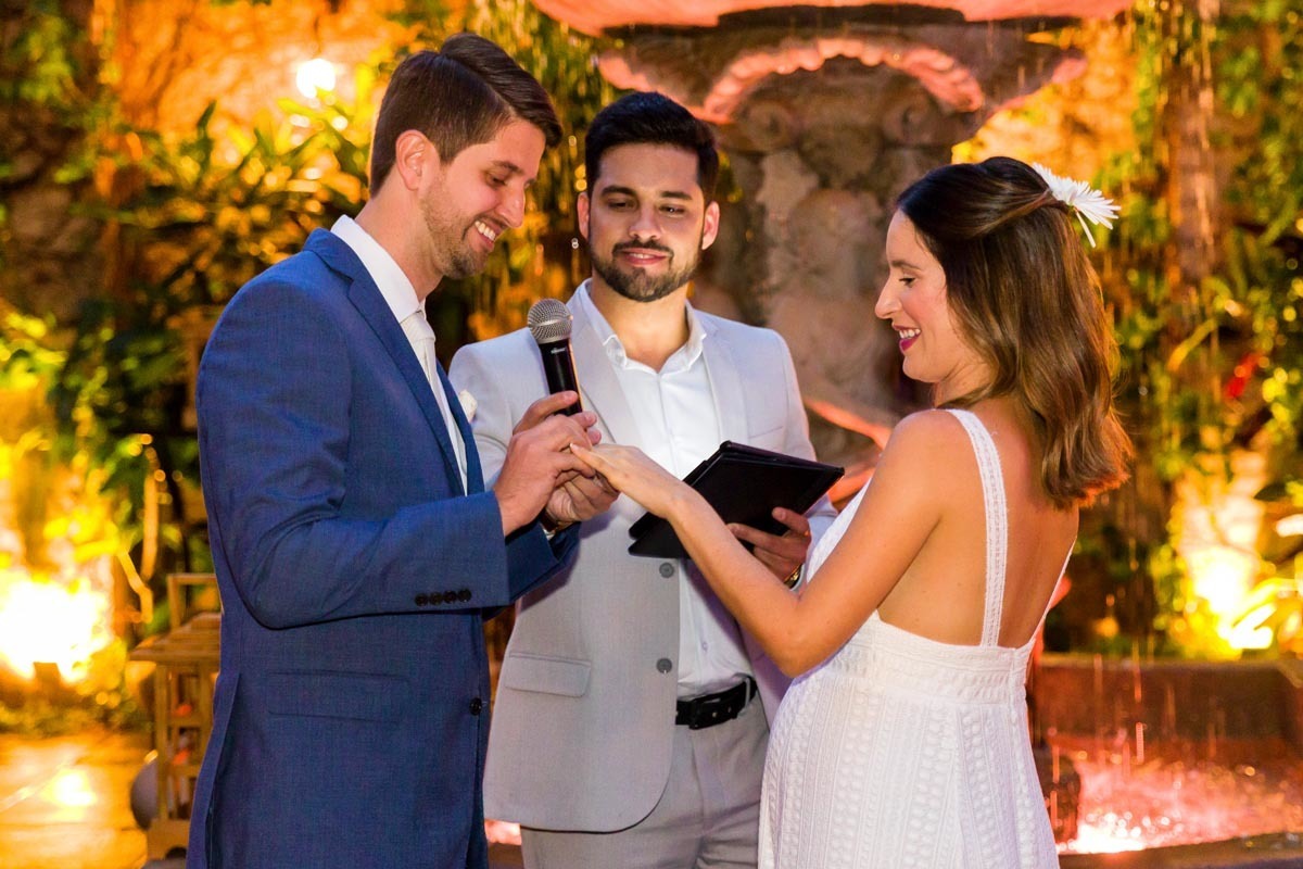 celebrante Gê Cotrim em Ribeirao Preto SP celebrando no Ristorante Amici