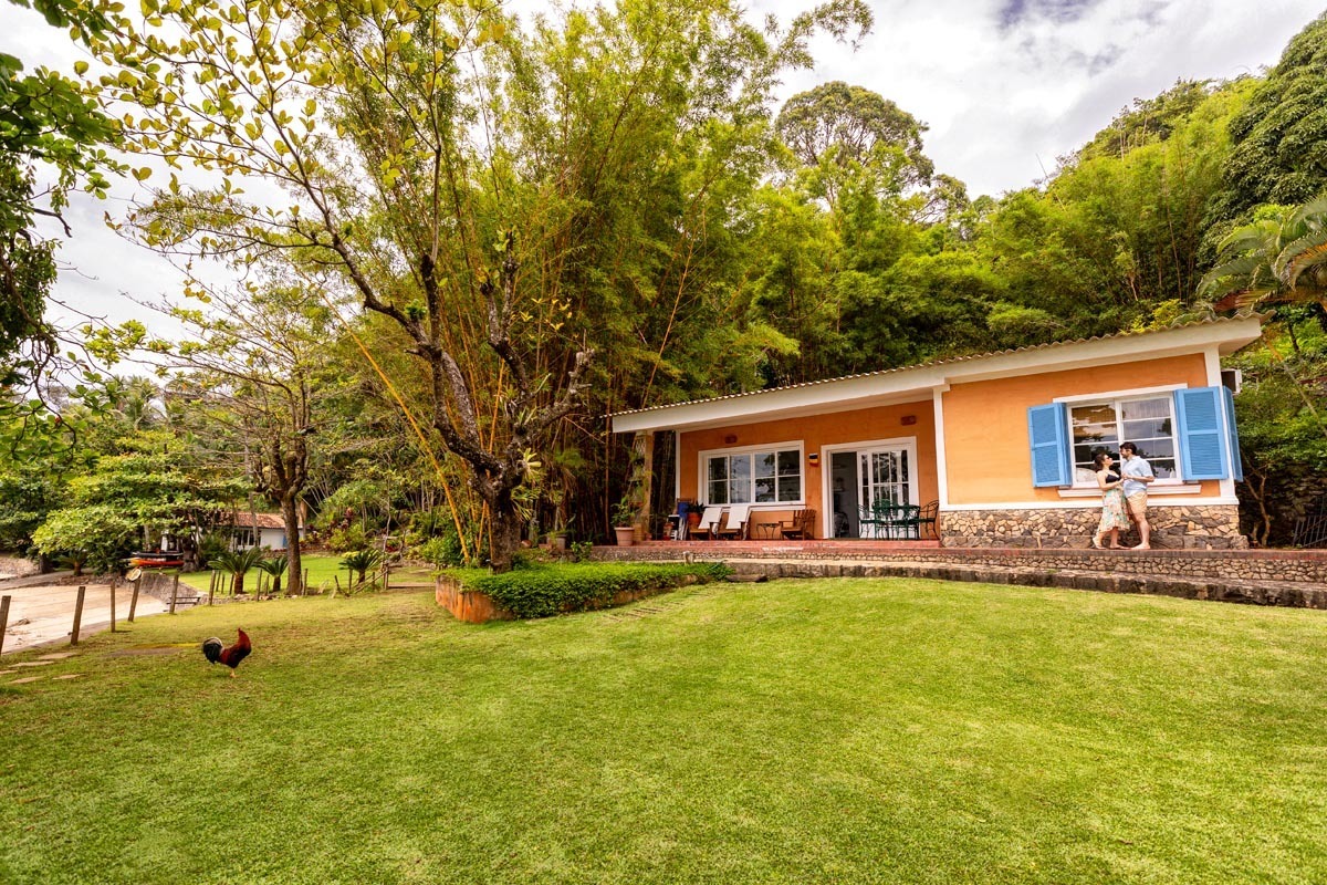 ensaio de namorados na praia em são sebastial