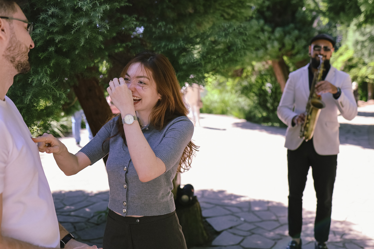 Pedido casamento gramado