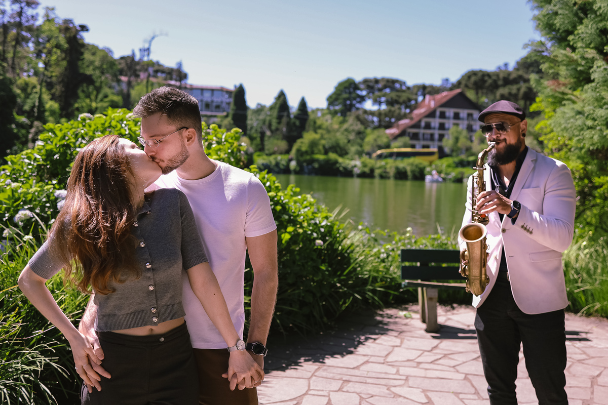 Pedido casamento gramado
