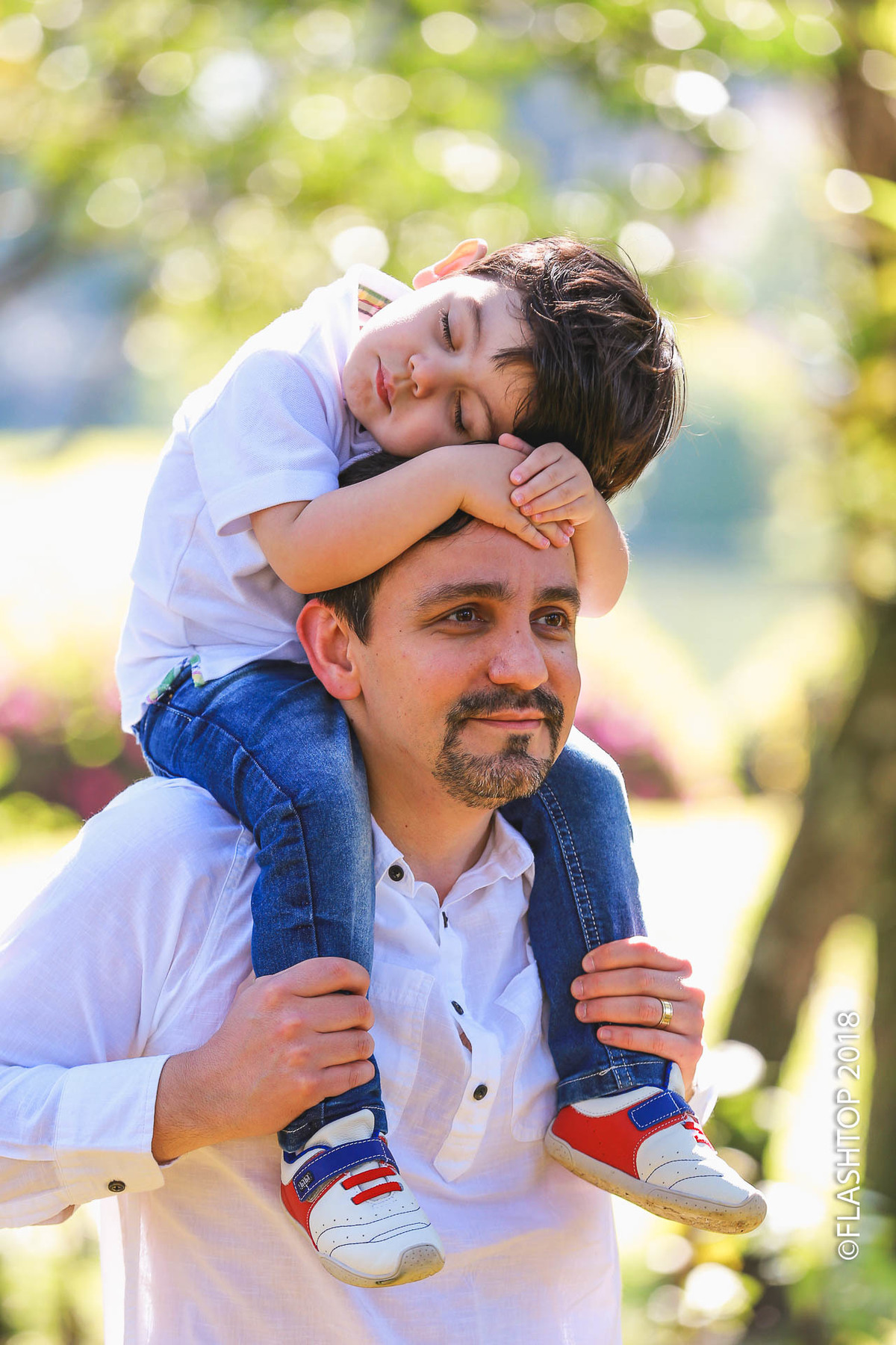 Dia de família Feliz, 1 aninho Martina
internacional em canela e gramado