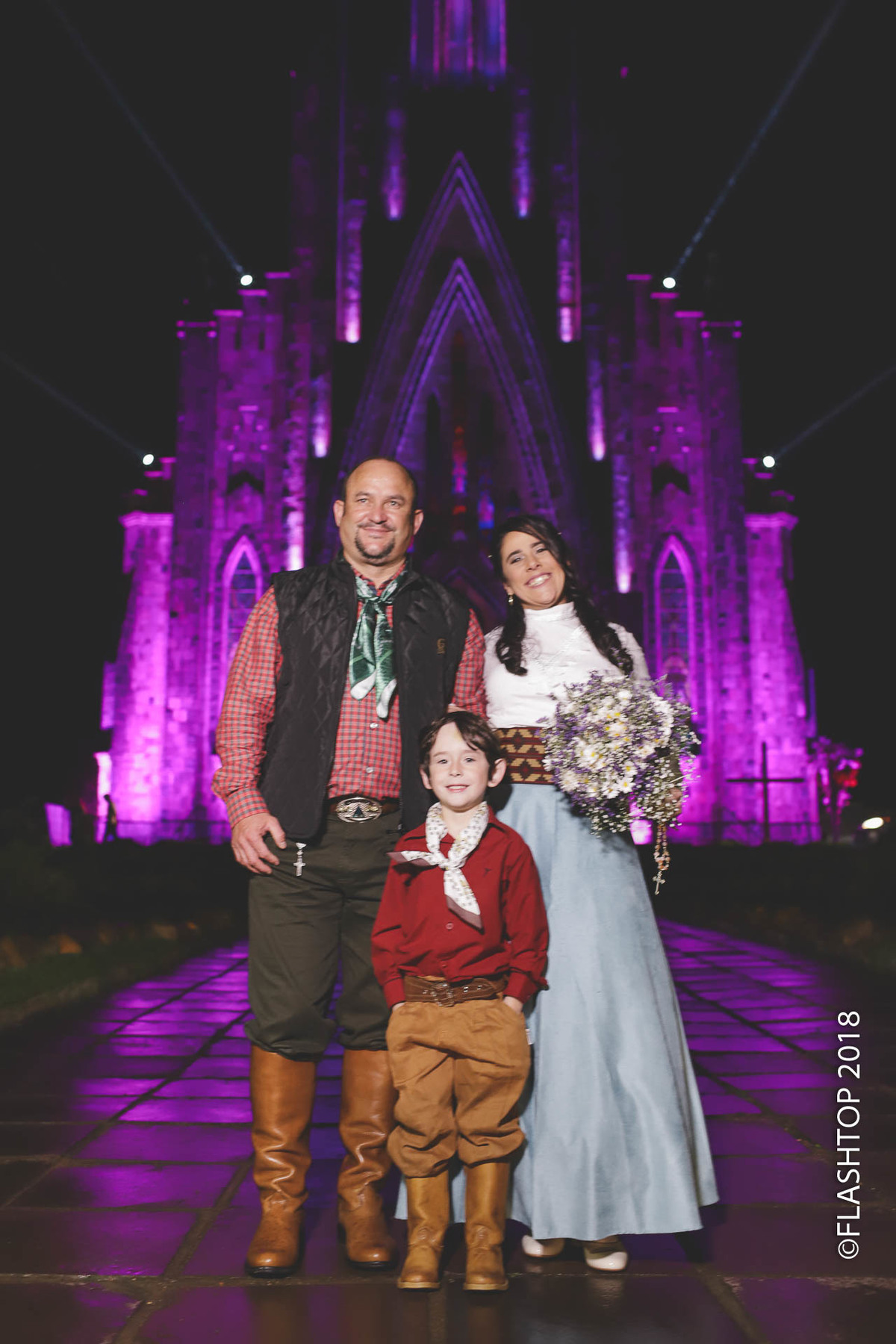 Igreja matriz de Canela, Nsra. de Lourdes foi escolhida pelo casal Andréia e Cristiano (Ximango) para ser realizada a cerimônia religiosa de casamento