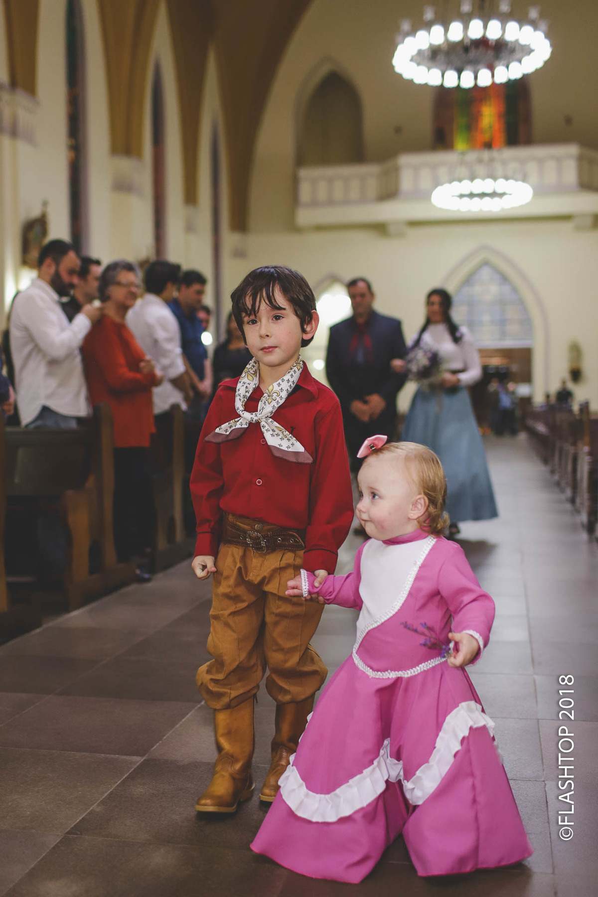Igreja matriz de Canela, Nsra. de Lourdes foi escolhida pelo casal Andréia e Cristiano (Ximango) para ser realizada a cerimônia religiosa de casamento