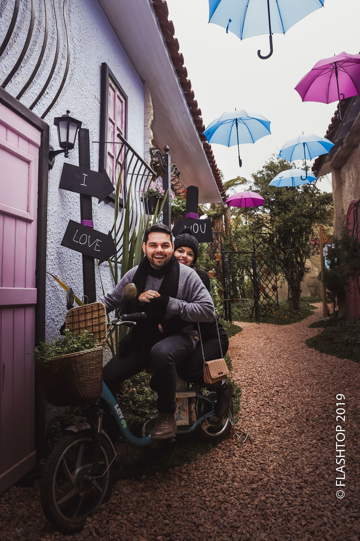 Pedido de casamento no Jardim do Amor em Gramado e canela