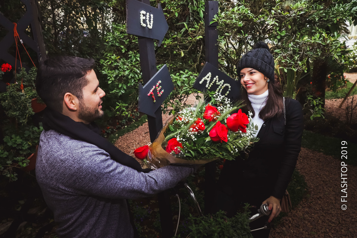 Pedido de casamento no Jardim do Amor em Gramado e canela