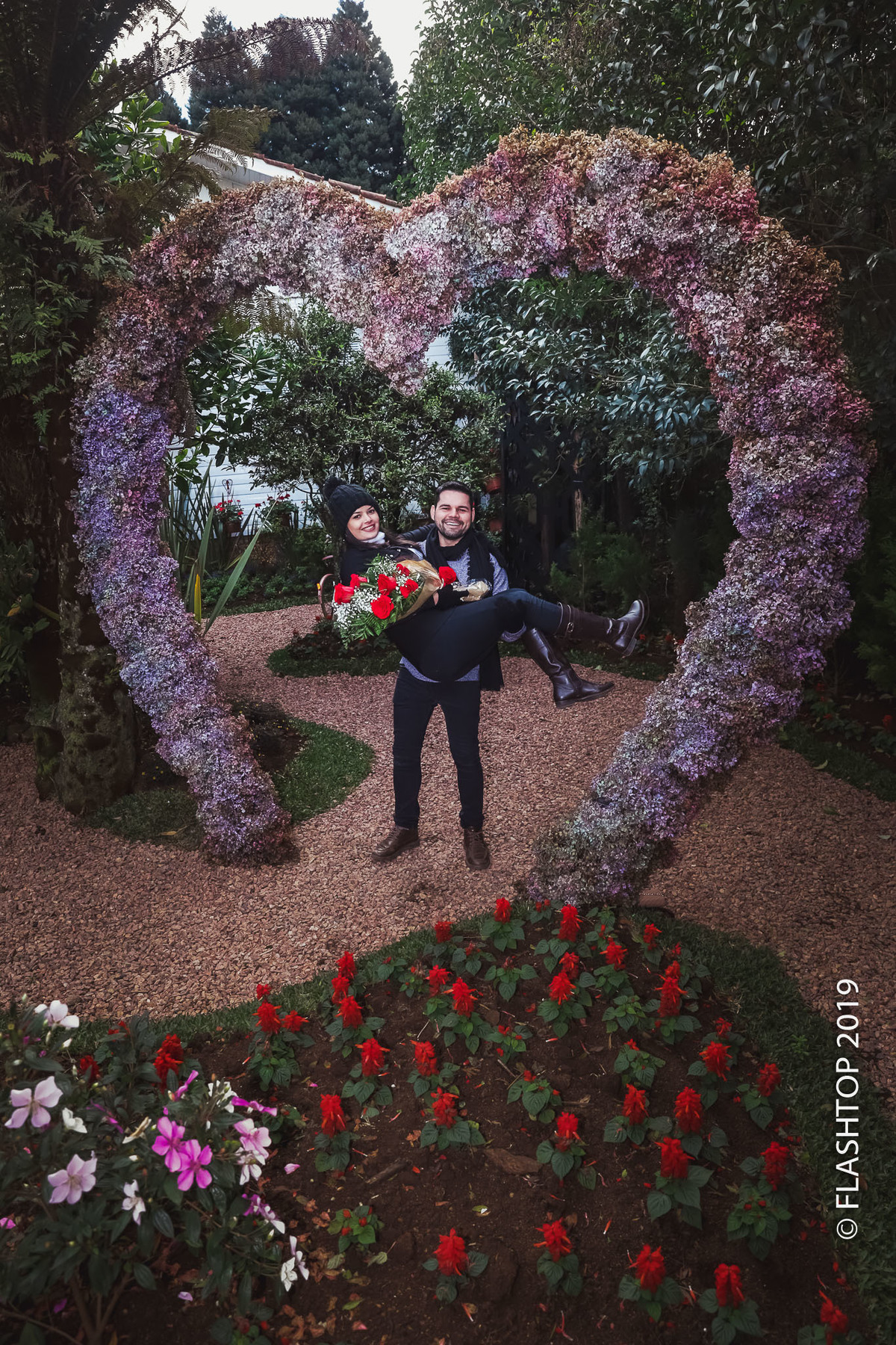 Pedido de casamento no Jardim do Amor em Gramado e canela