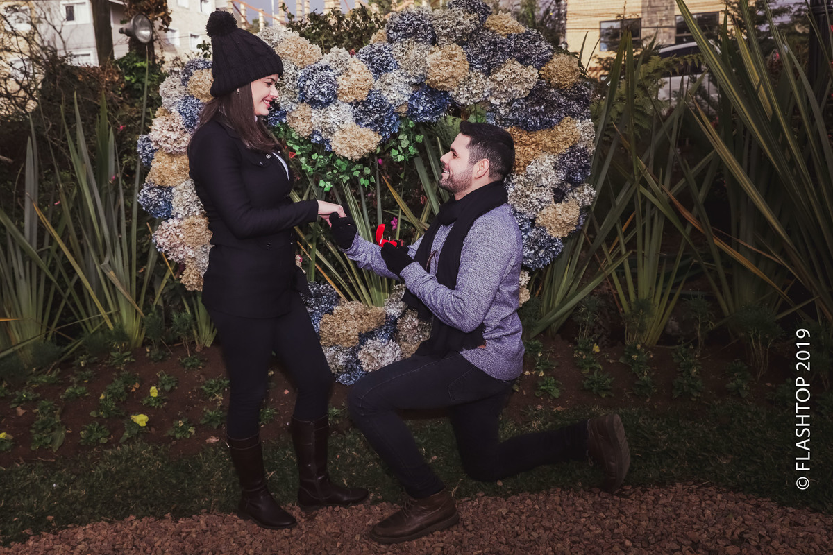 Pedido de casamento no Jardim do Amor em Gramado e canela