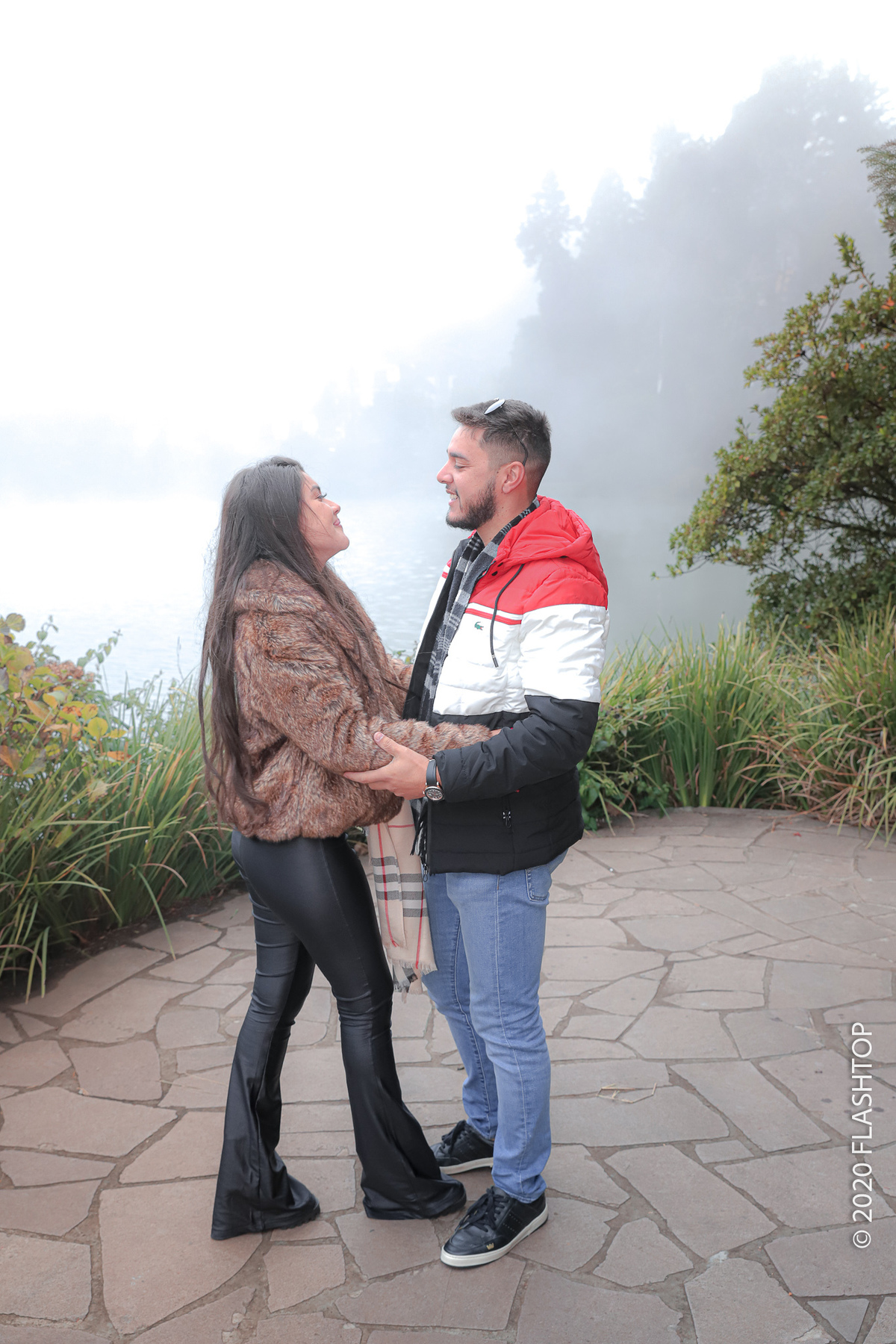 Pedido de casamento em Gramado às margens do Lago Negro