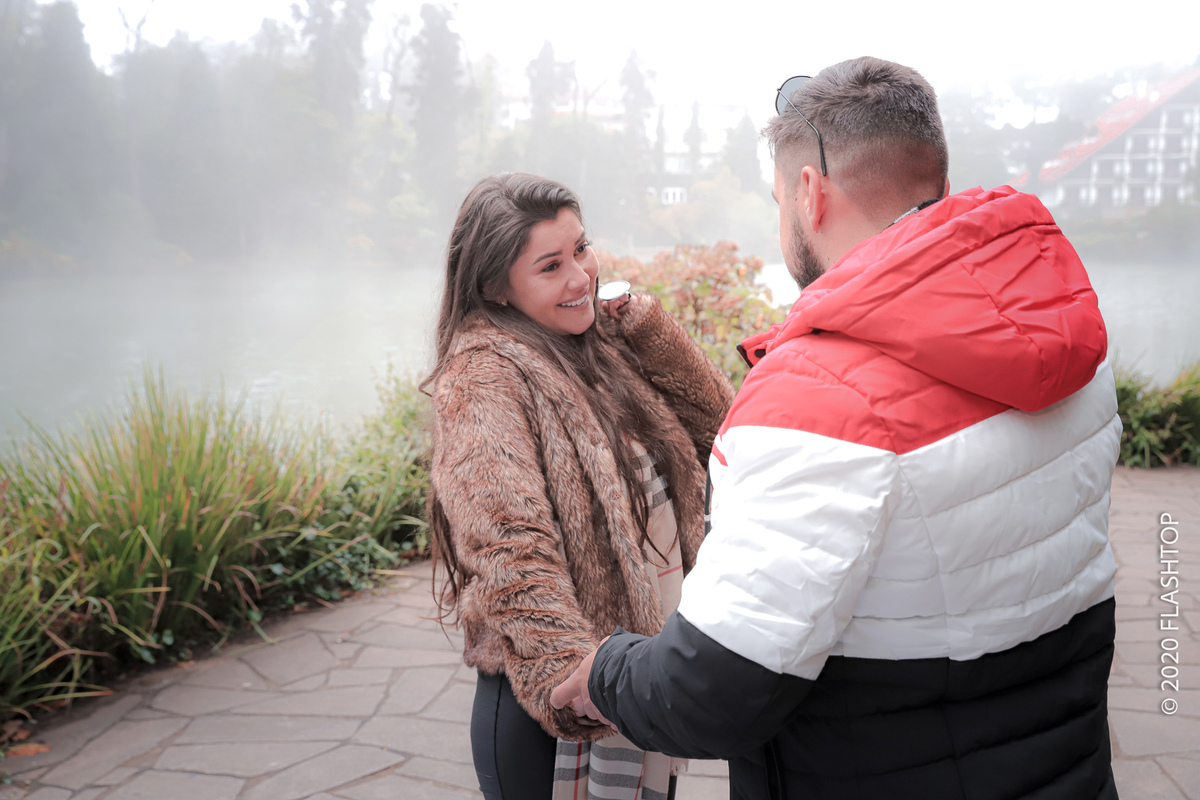 Pedido de casamento em Gramado às margens do Lago Negro