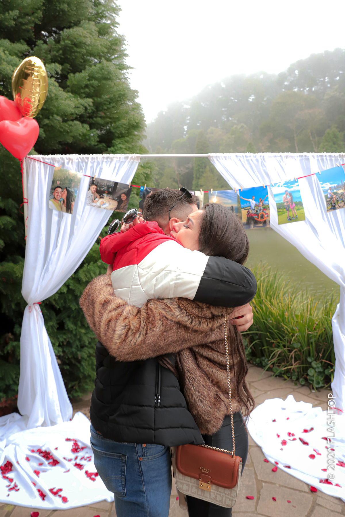 Pedido de casamento em Gramado às margens do Lago Negro
