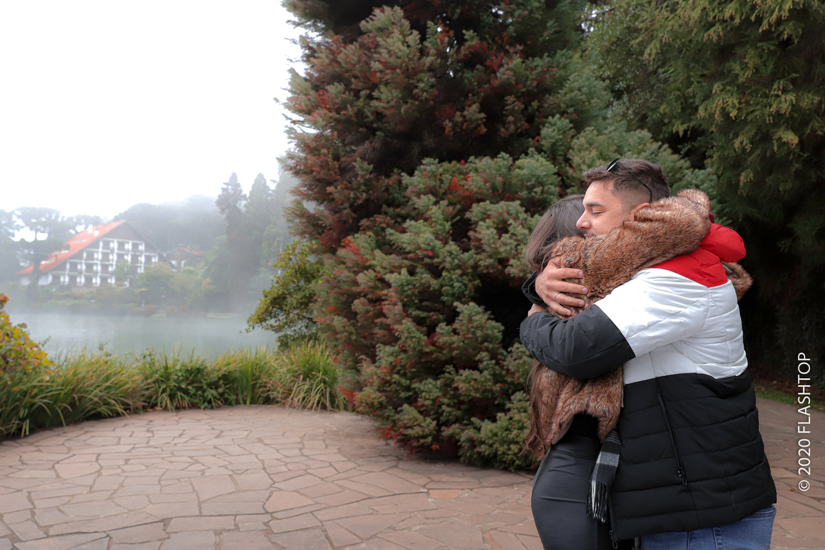 Pedido de casamento em Gramado às margens do Lago Negro