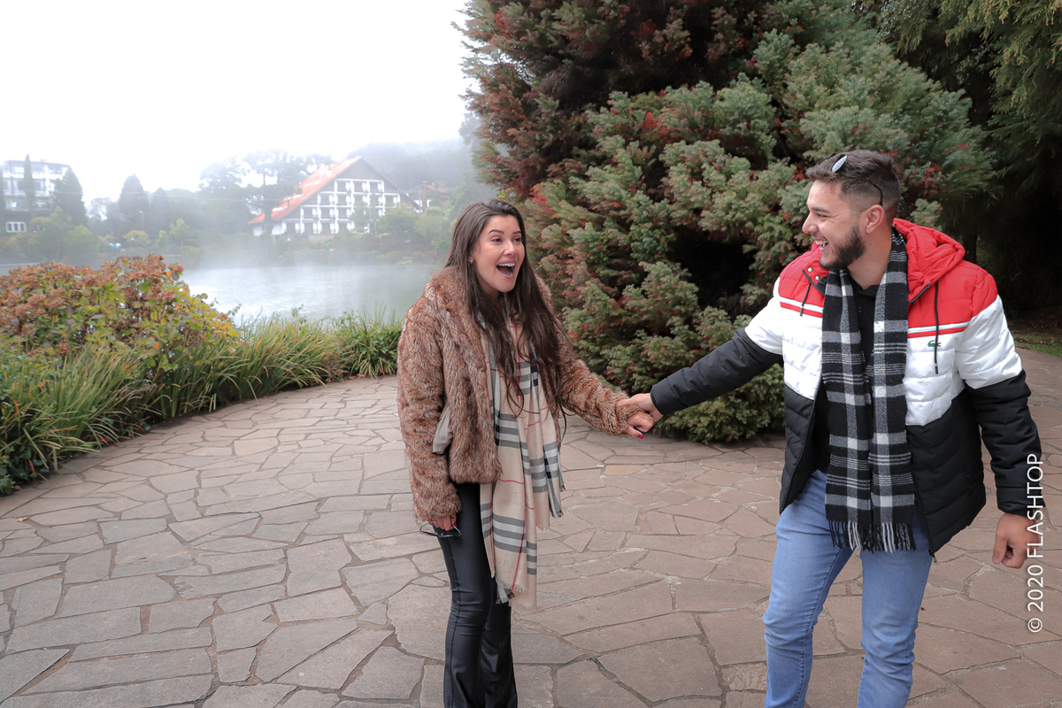 Pedido de casamento em Gramado às margens do Lago Negro