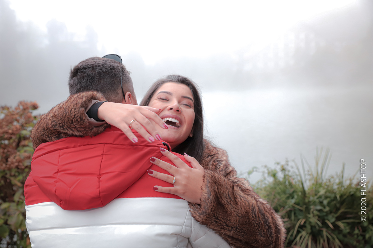 Pedido de casamento em Gramado às margens do Lago Negro
