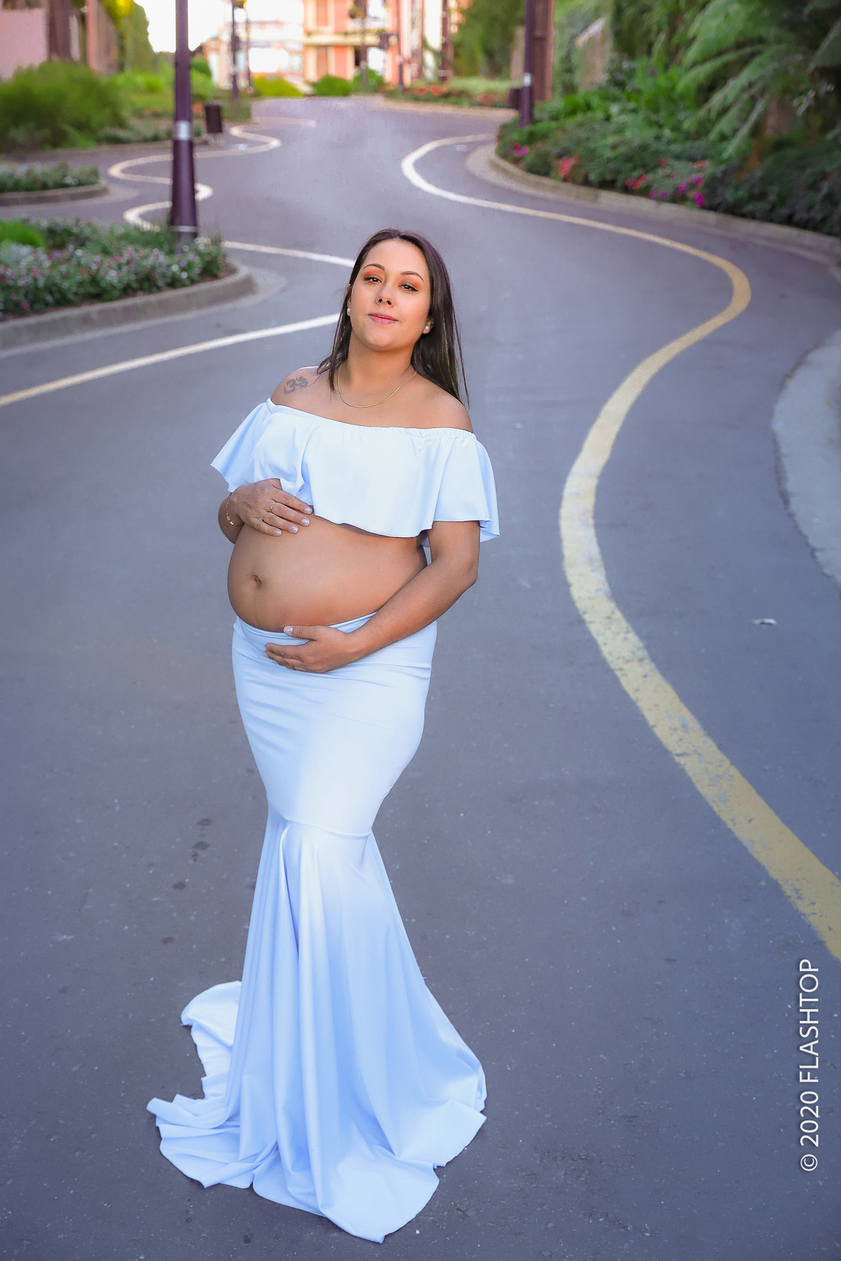 Ensaio fotográfico gestante externo pelas ruas de Gramado e Canela