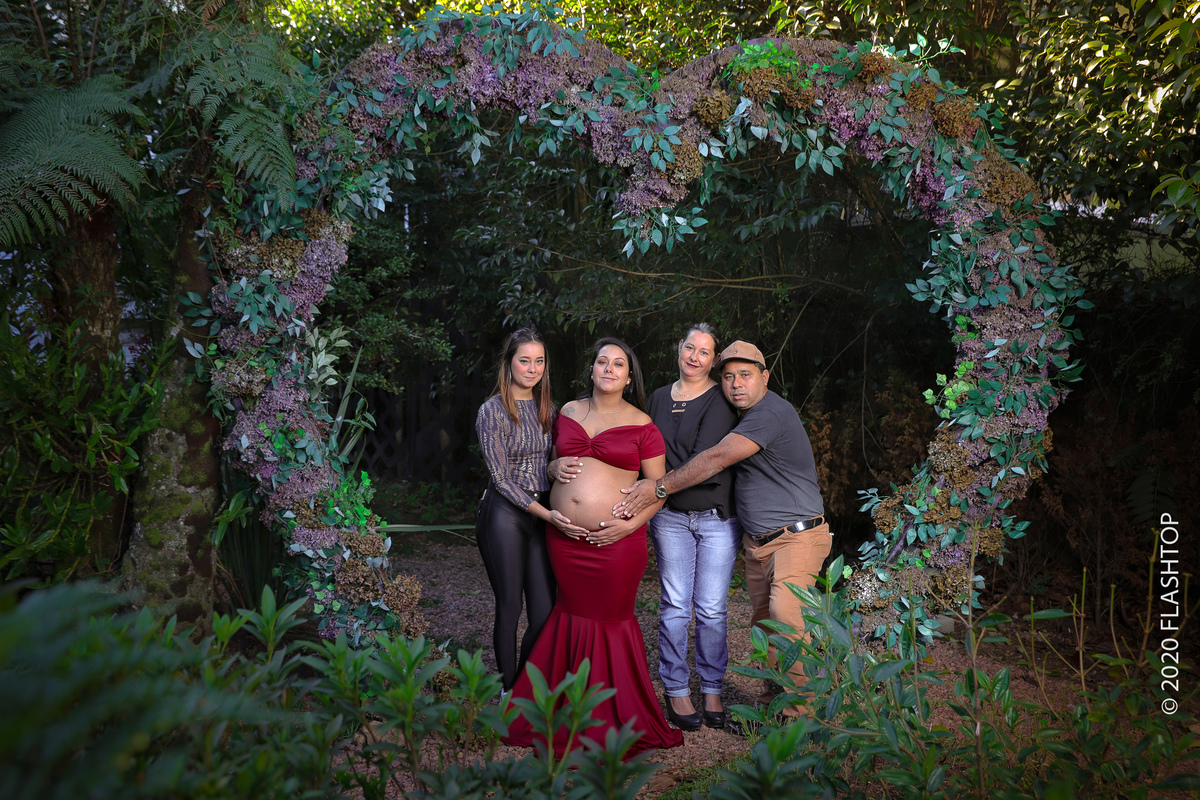 Ensaio fotográfico gestante externo pelas ruas de Gramado e Canela