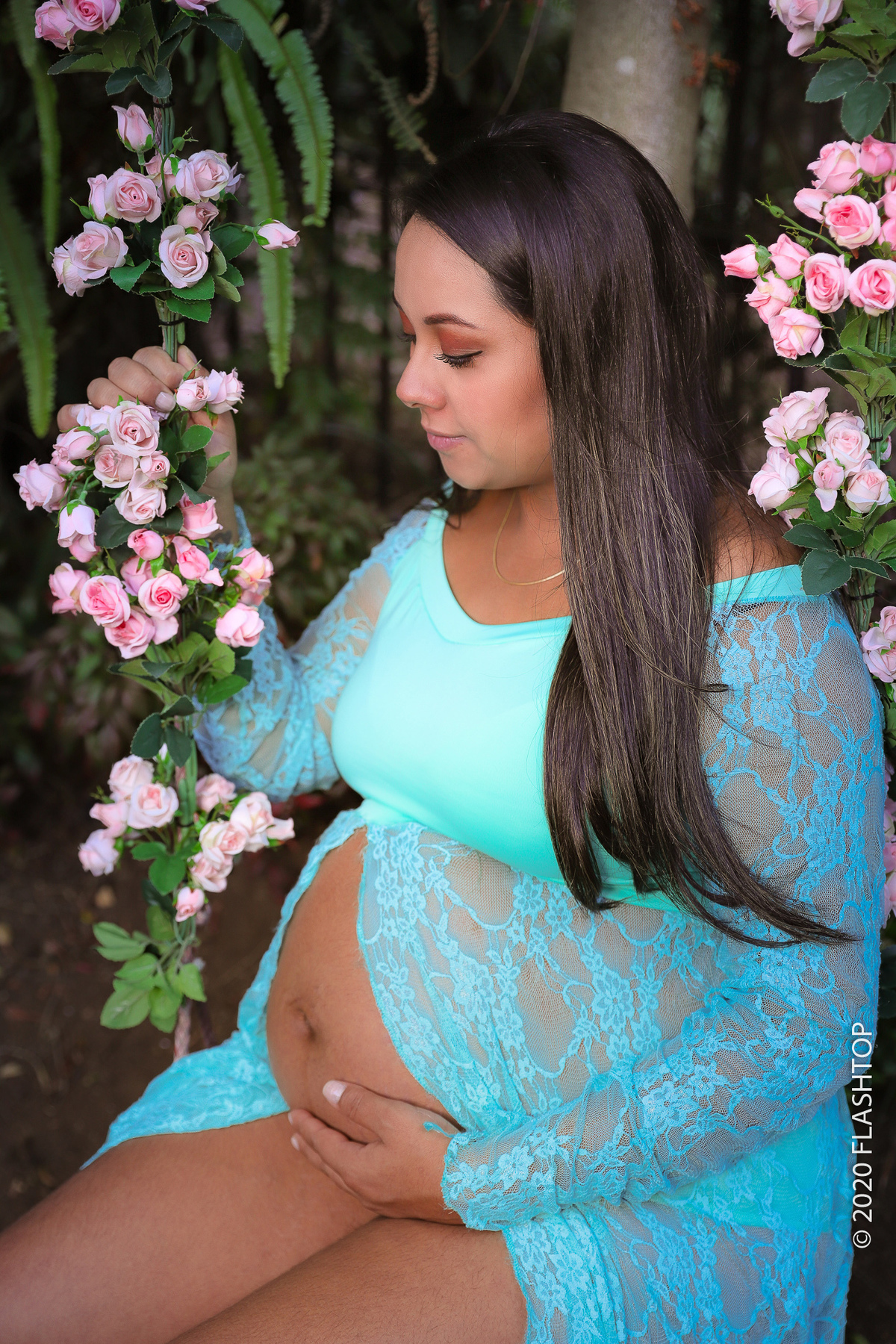 Ensaio fotográfico gestante externo pelas ruas de Gramado e Canela