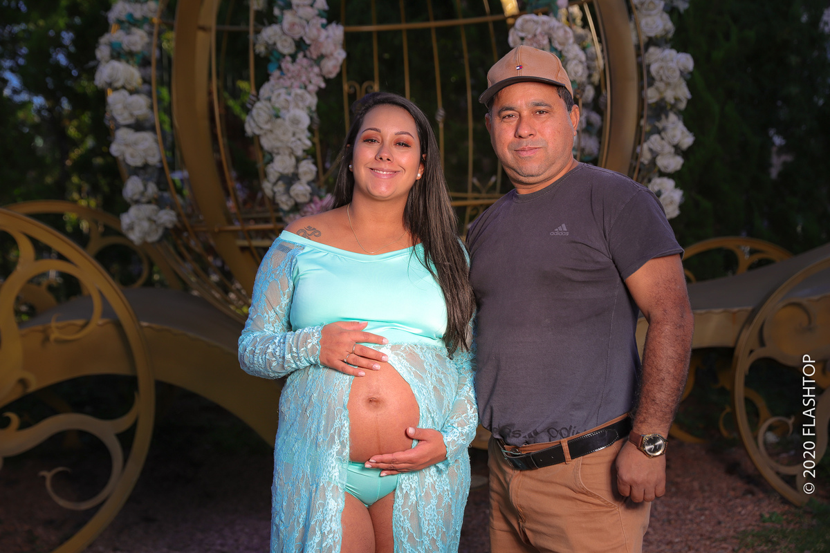 Ensaio fotográfico gestante externo pelas ruas de Gramado e Canela