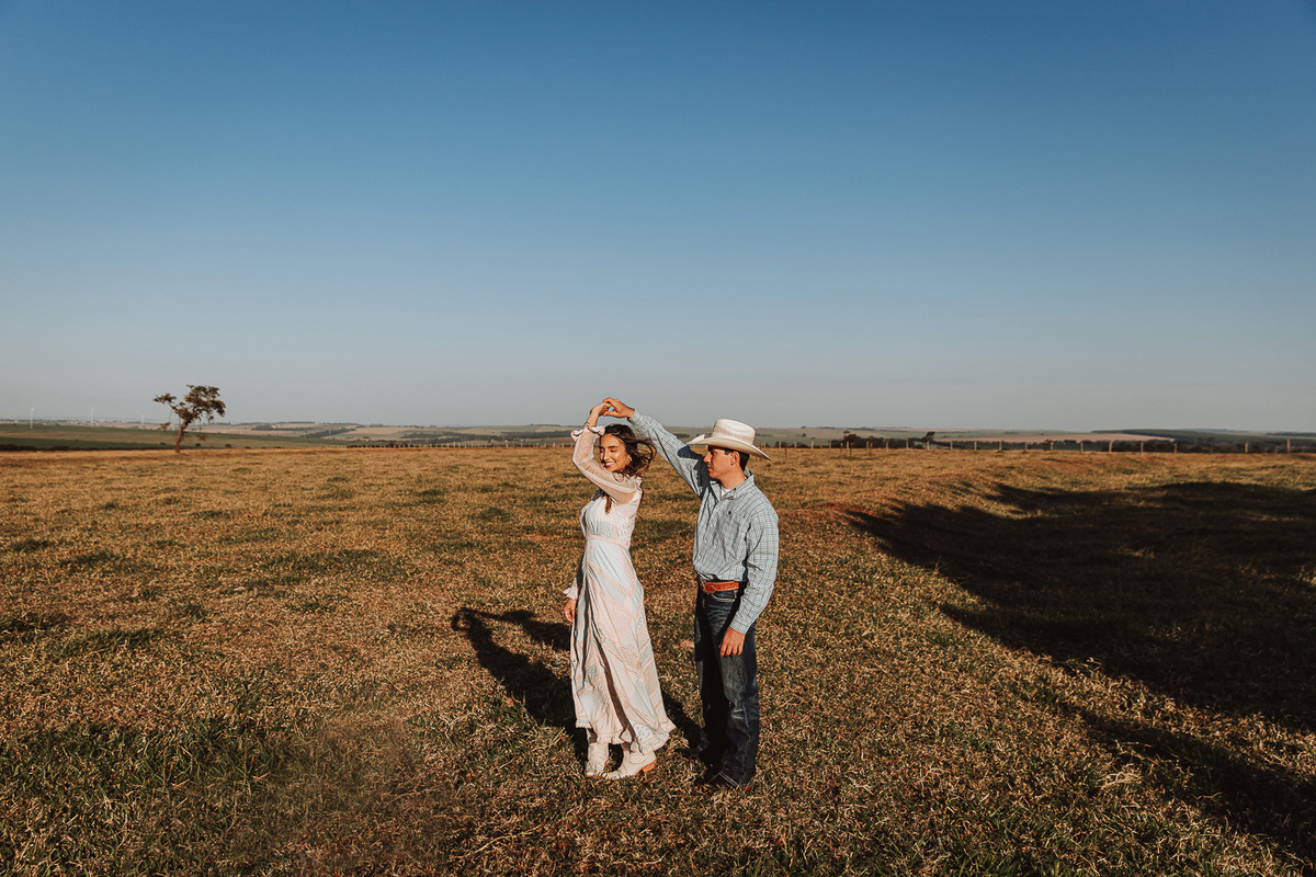 country em uma fazenda fotos de rickardo andrade fotografo de casais em maringa 
