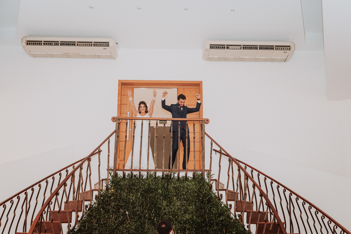 fotos chegada dos noivos na festa de casamento em maringá