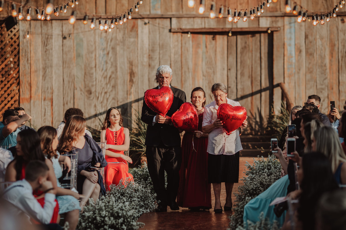 Surpresa no casamento em Maringá balões de coração