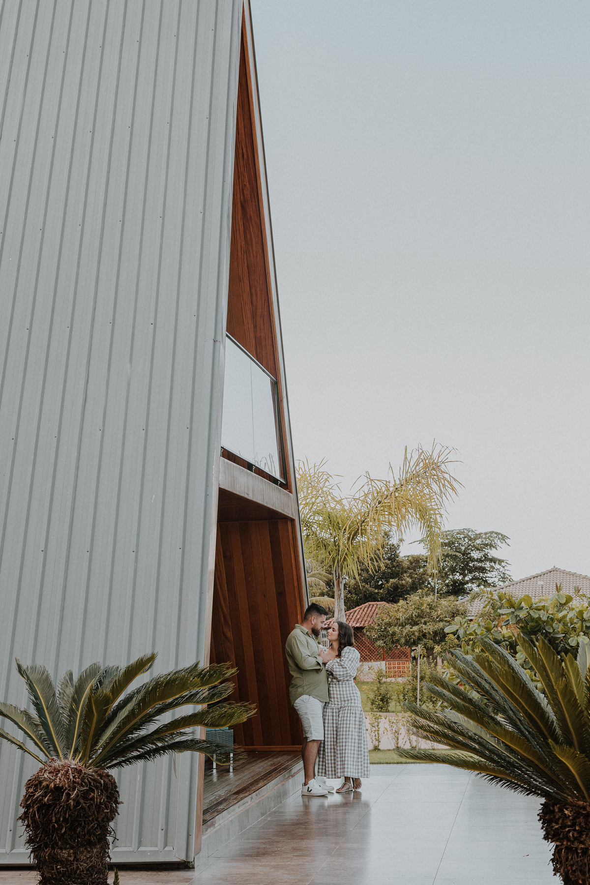 Pré wedding externo em chalé próximo a Mandaguaçu