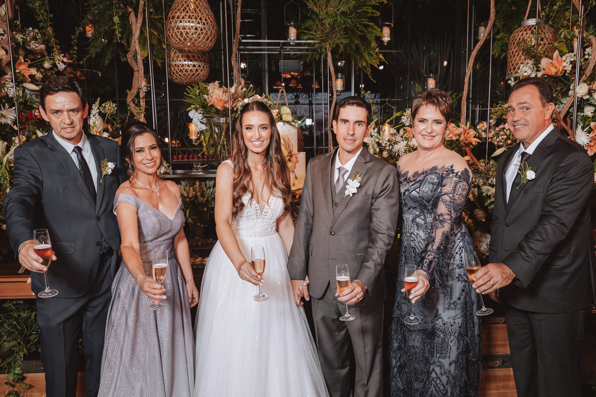 fotos de casamento momento do brinde com a familia Casamento no Giardino 