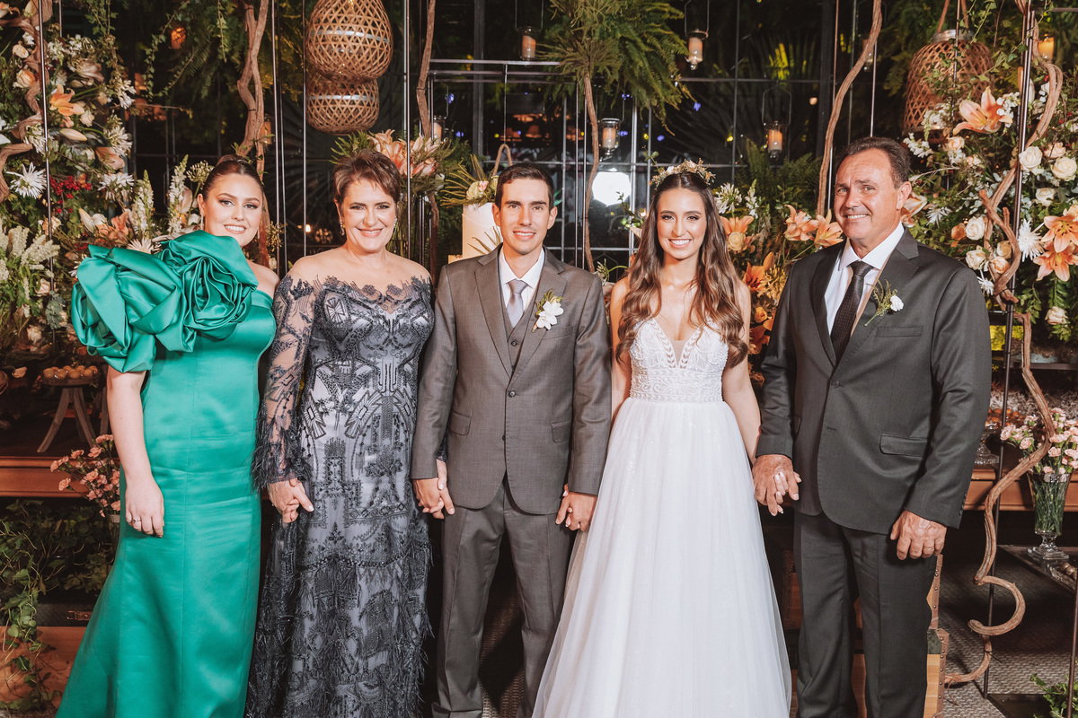 fotografo de casamentos em maringa fotos durante a fetsa de casamento 