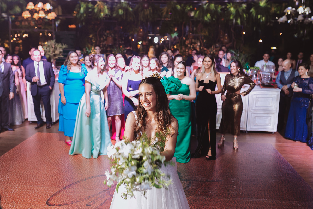 fotos de festa de casamento noiva com buque