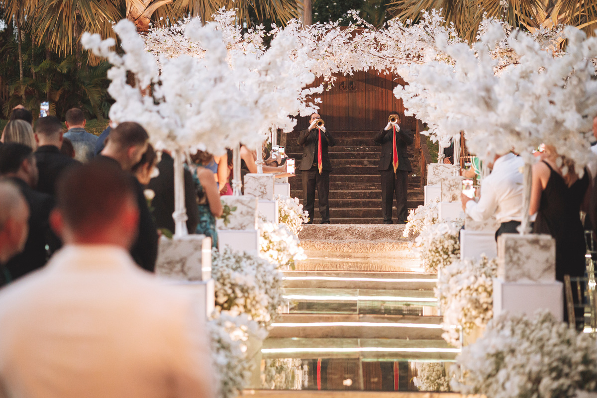 fotos de decoração de casamento em branco decoração da Versati Maringá