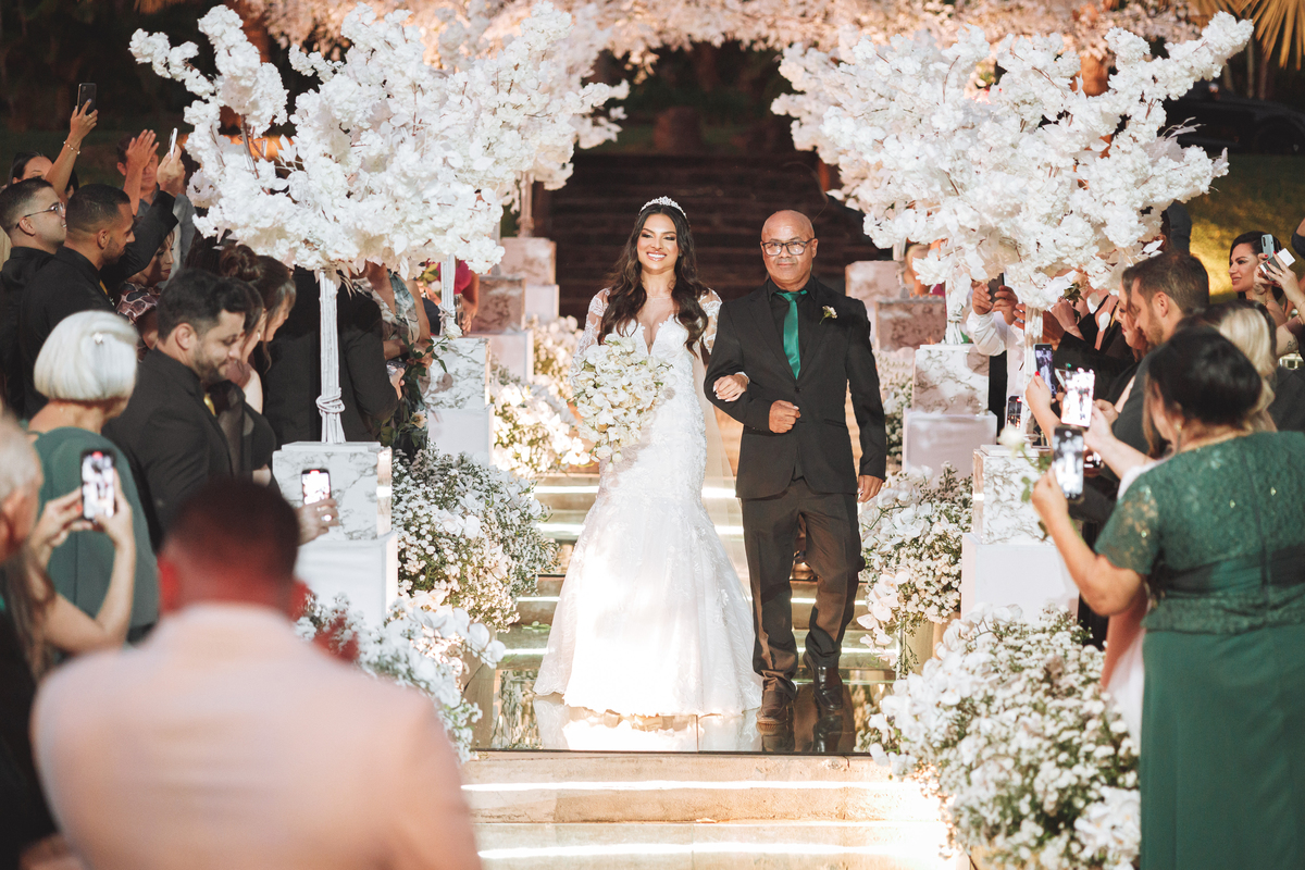 fotografo de casamento em maringa noiva entrando 