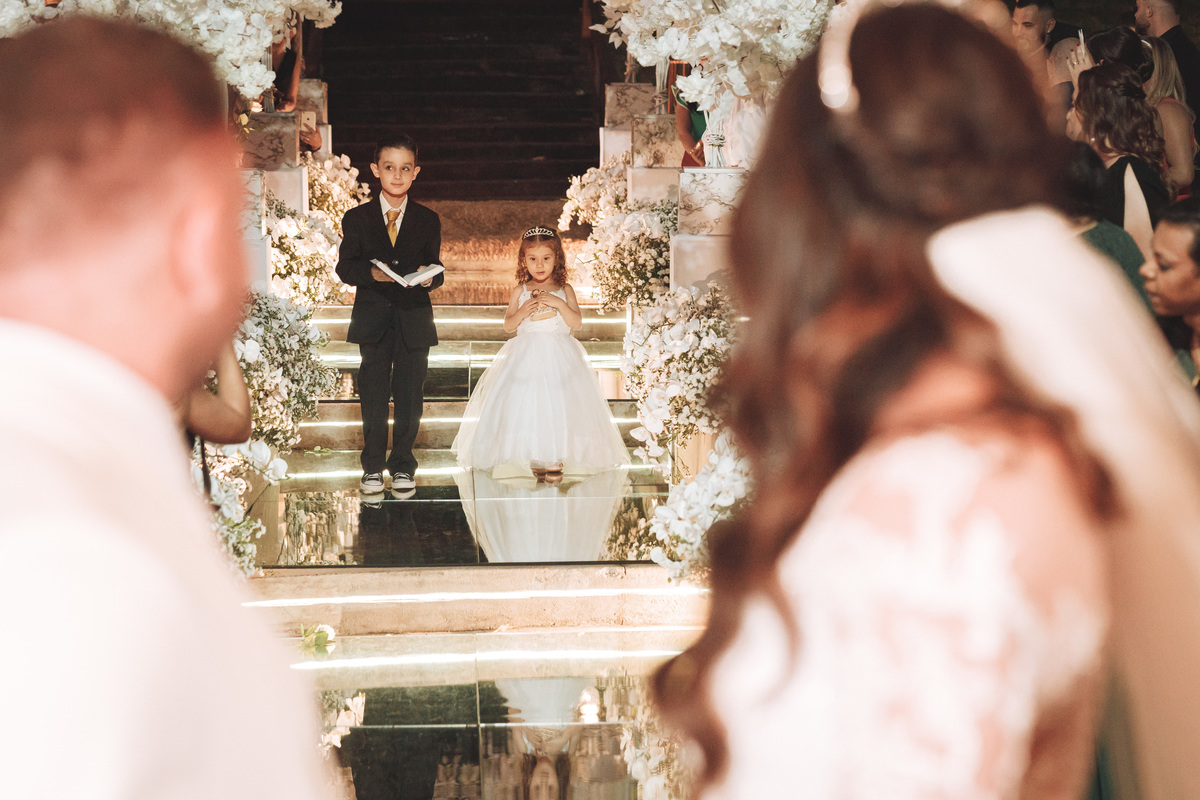 fotografo de casamentos entrada de daminha de honra 