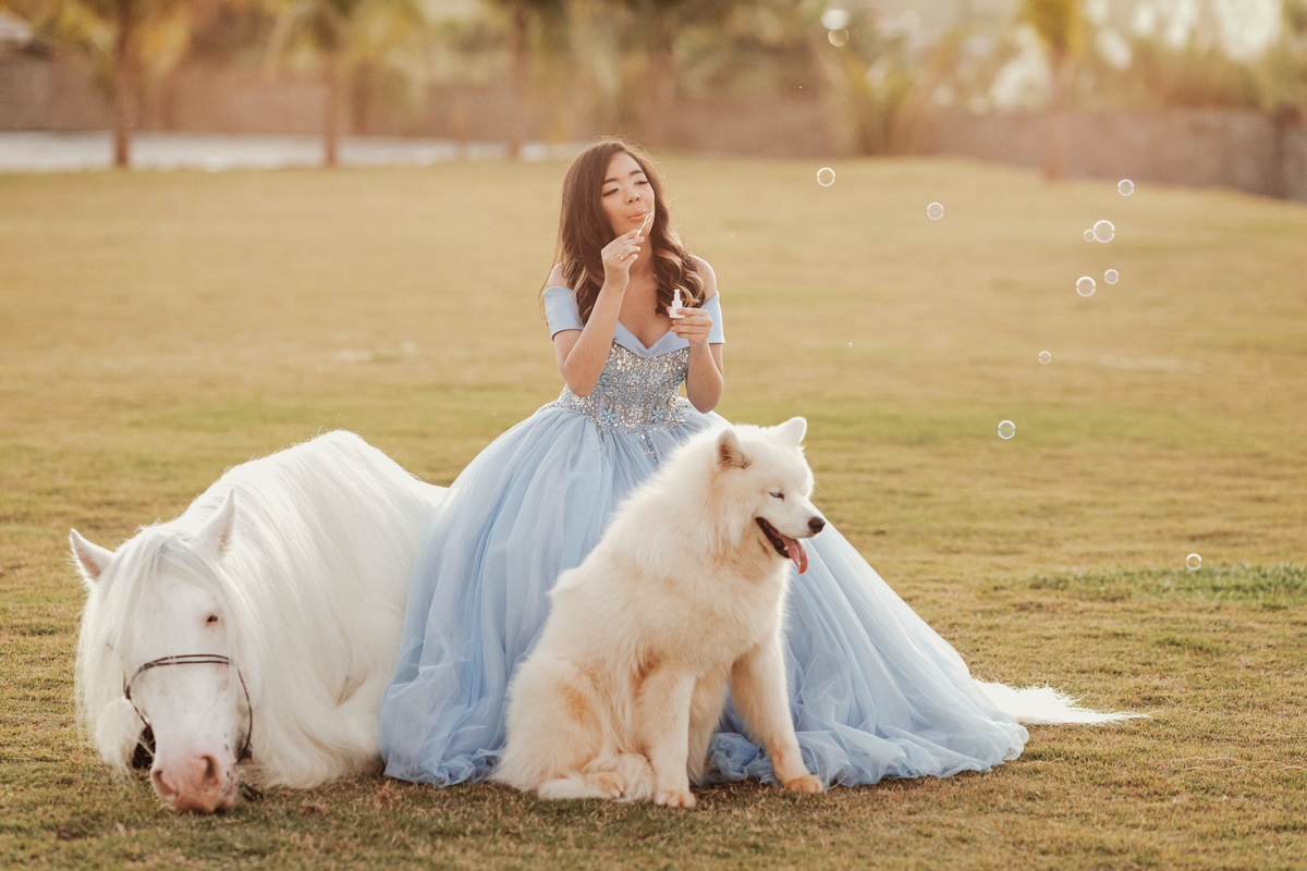Ensaio de debutante com pets e bolhas de sabão
