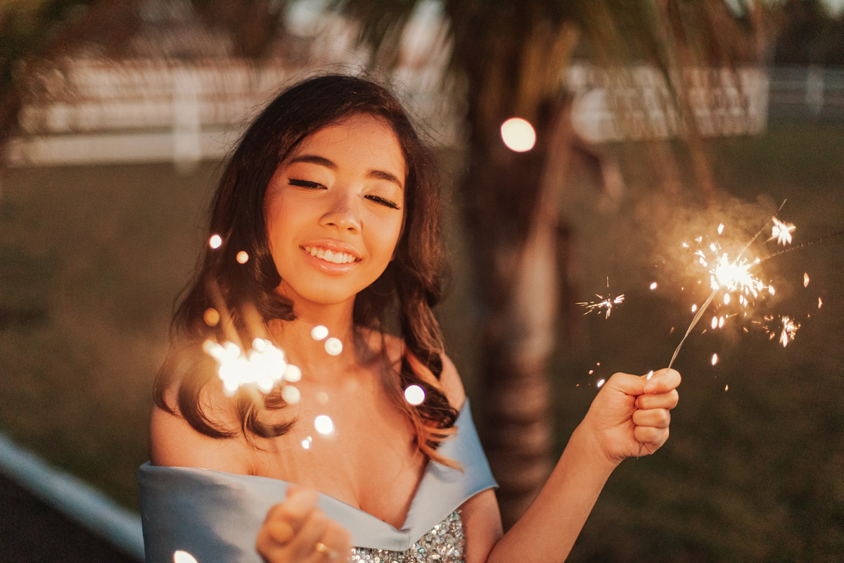 Ensaio de 15 anos com luzes ao ar livre