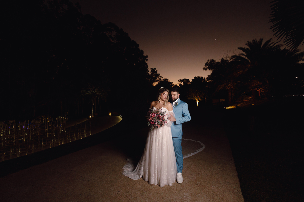 fotos de noivos no fim de tarde ao ar livre casamento externo em maringá eden garden