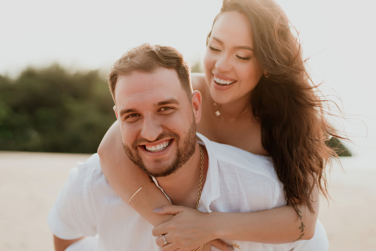 Inspiração para pre wedding em ilha praia ensaio externo de casal minimalista 