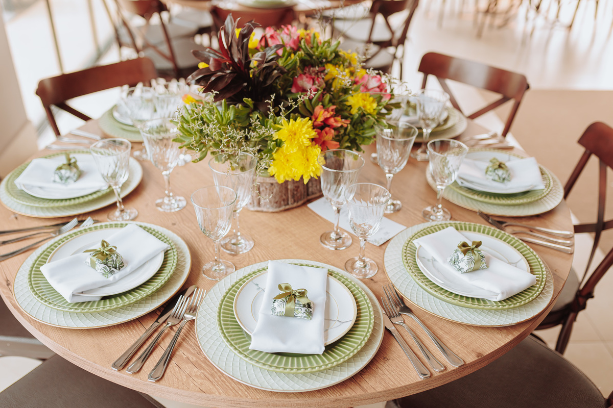 inspiração mesa de casamento paleta de cores quentes chácara Lalinda Maringá local para casamentos 