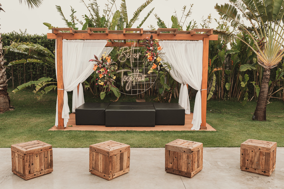 inspiração de decoração para casamentos lual mini palco para luau chácara Lalinda Maringá local para casamentos 