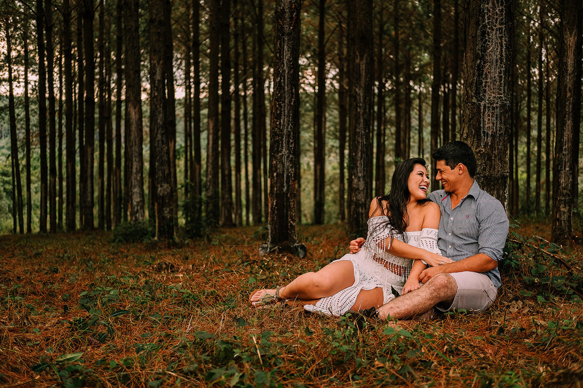 Ensaio de casal em plantação