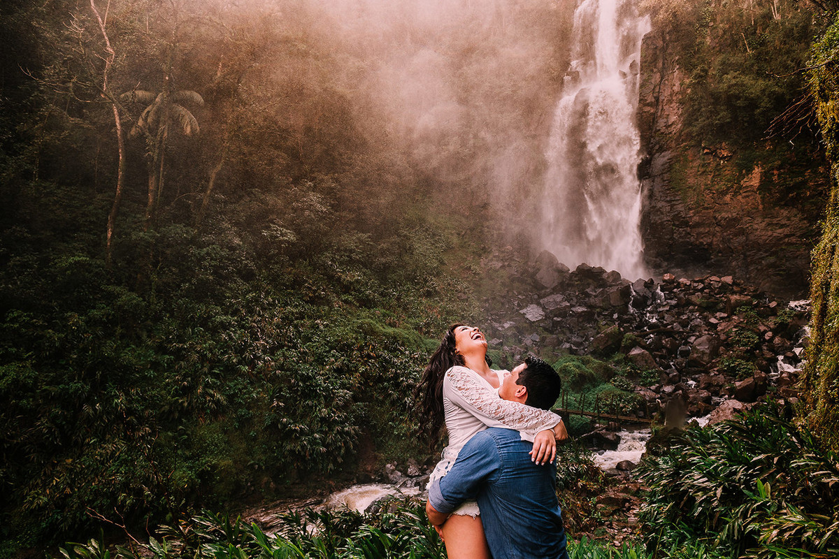 Pré Wedding na cachoeira em Faxinal-PR