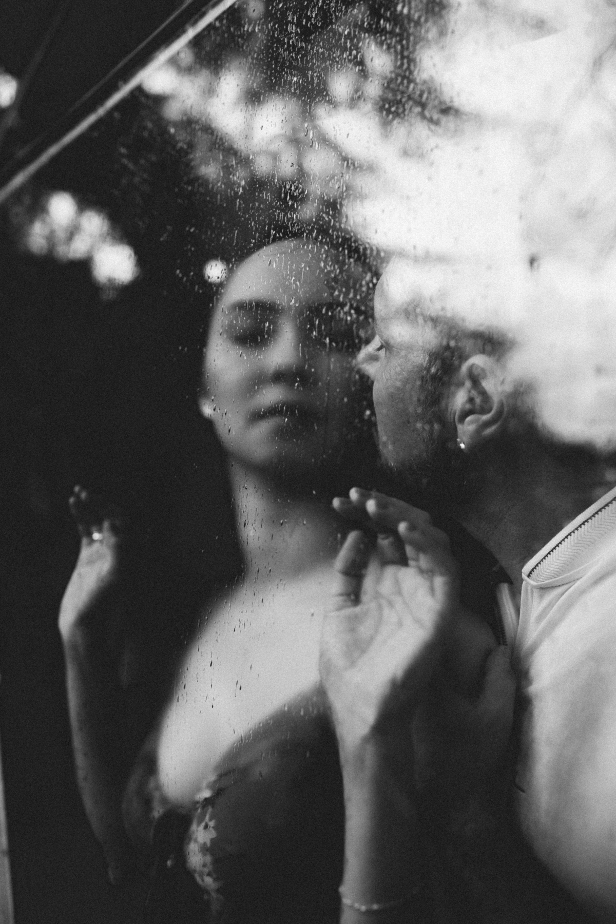 fotos romanticas para ensaio de casal na chuva estancia paraiso em paiçandu