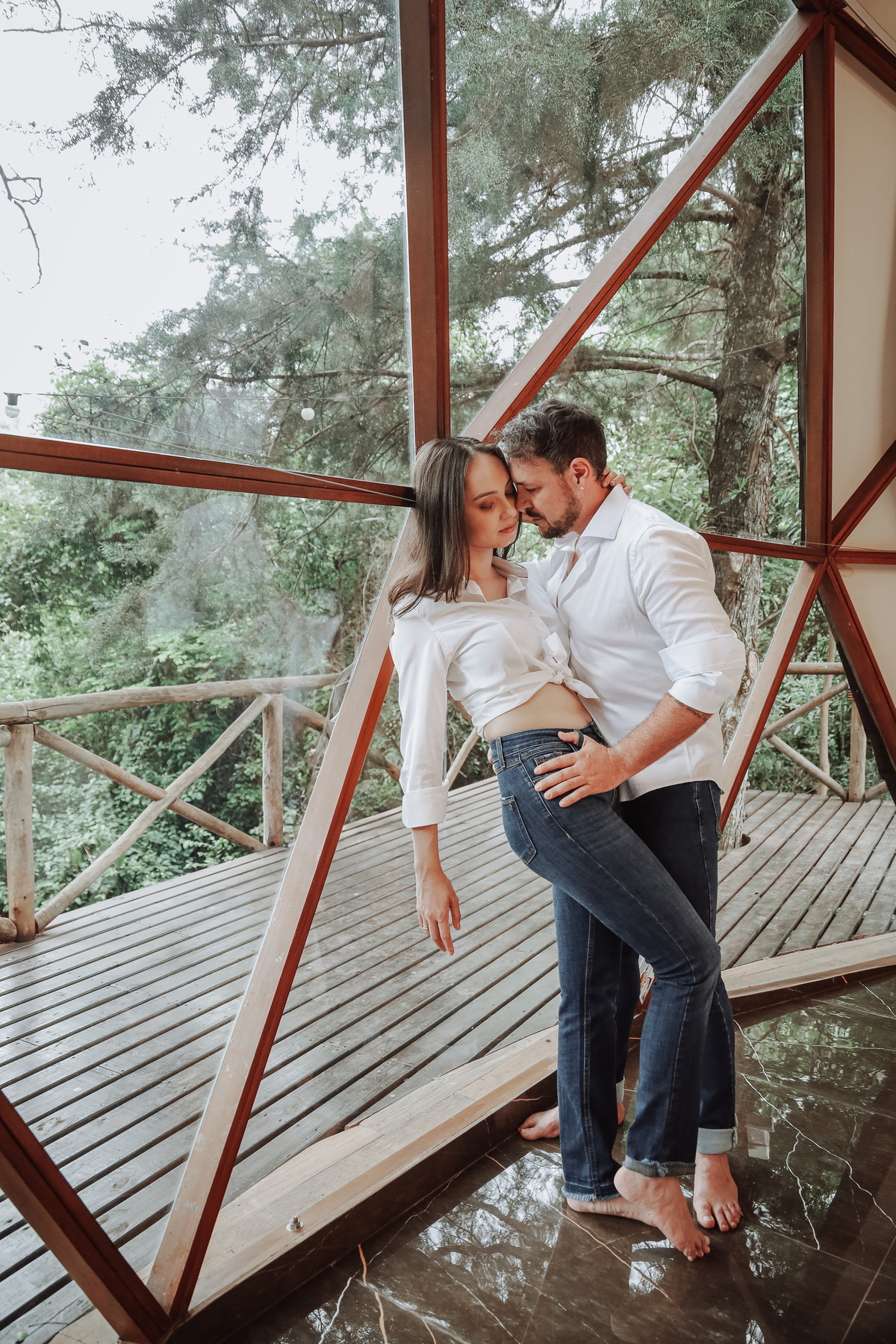 pré wedding de casal em chacara para locação de fotos em Maringá