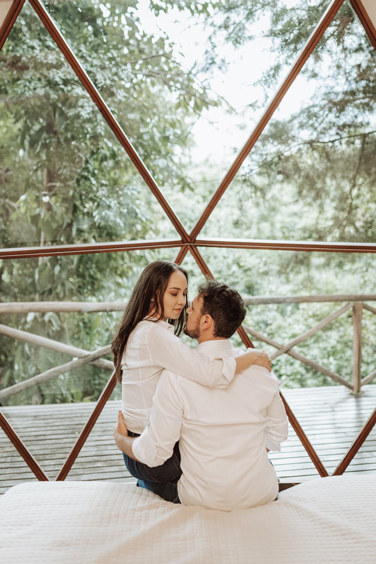 ensaio pre casamento com luz natural em chalé para fotos em maringá fotografo RickardoAndrade
