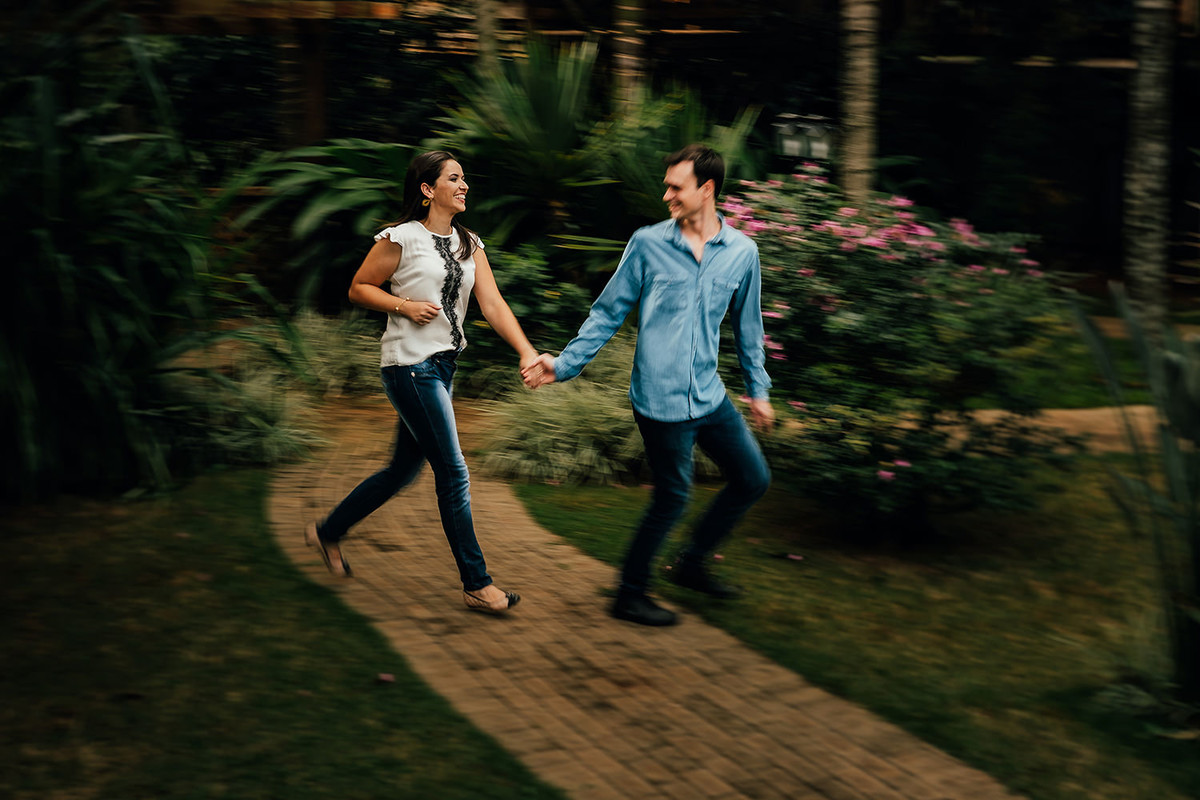 Foto de casal correndo de Rickardo andrade